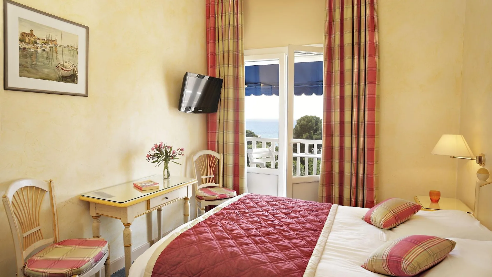 Grand Hotel Des Lecques; BW Signature Collection Saint-Cyr-sur-Mer 3*,