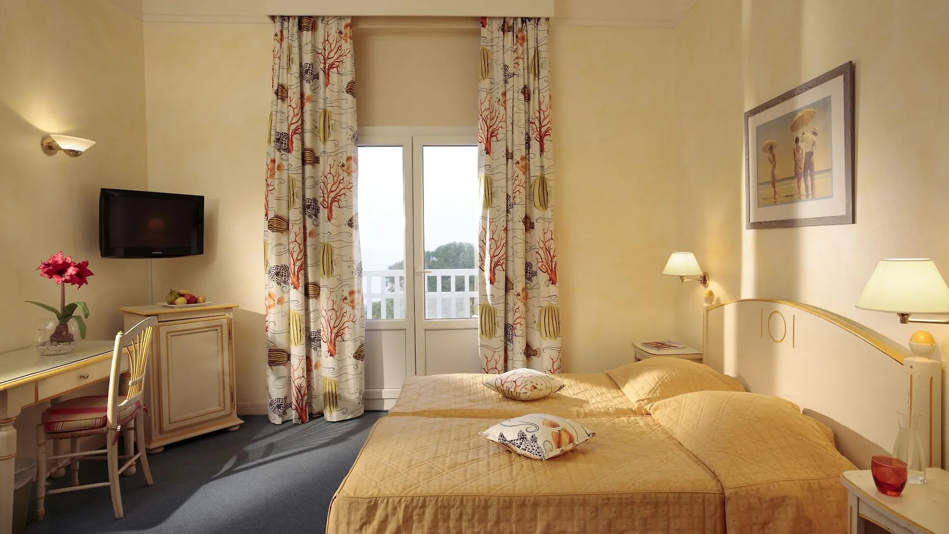 Grand Hotel Des Lecques; BW Signature Collection Saint-Cyr-sur-Mer 3*,  France