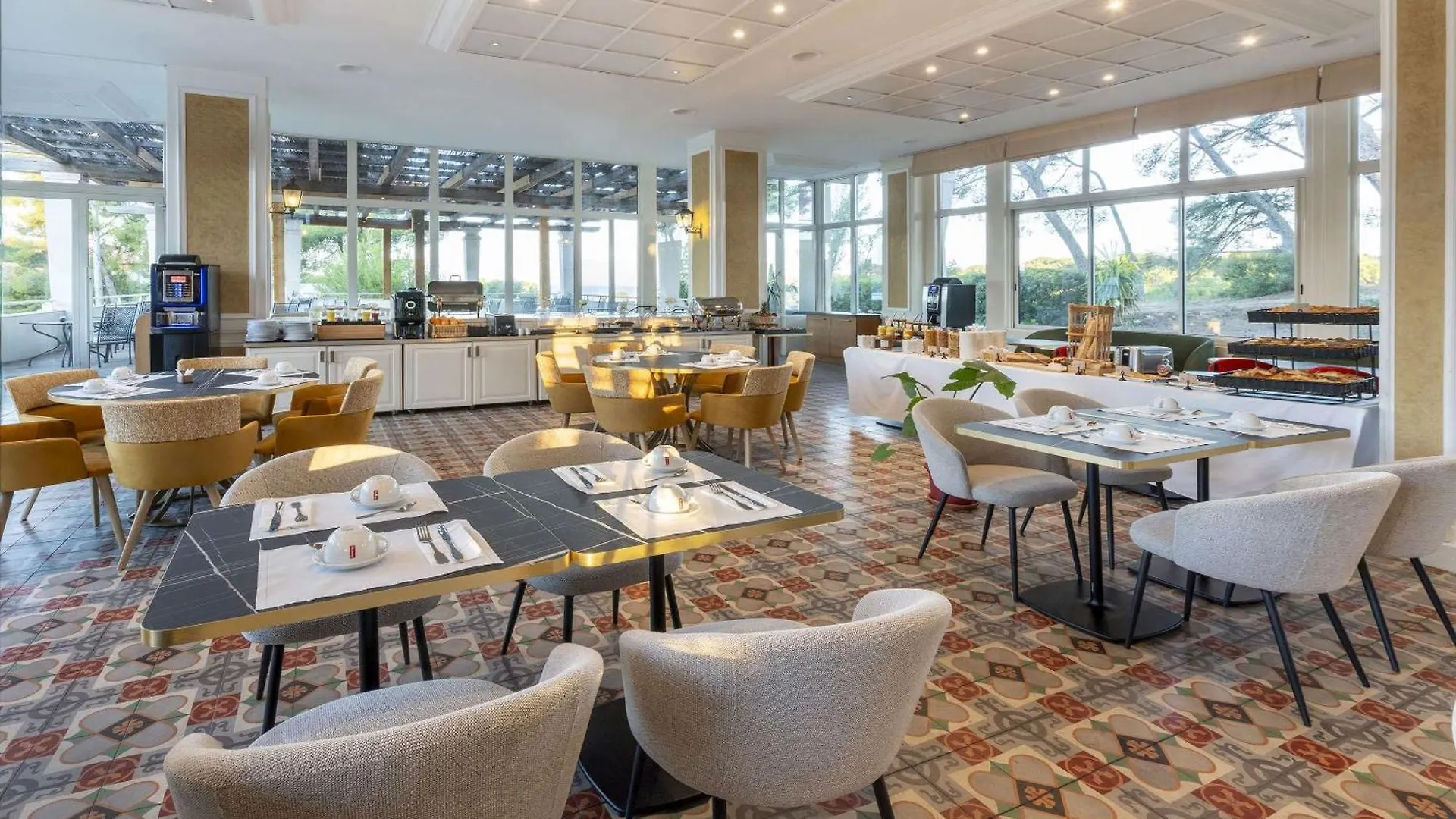Grand Hôtel Les Lecques Saint-Cyr-sur-Mer Hotel