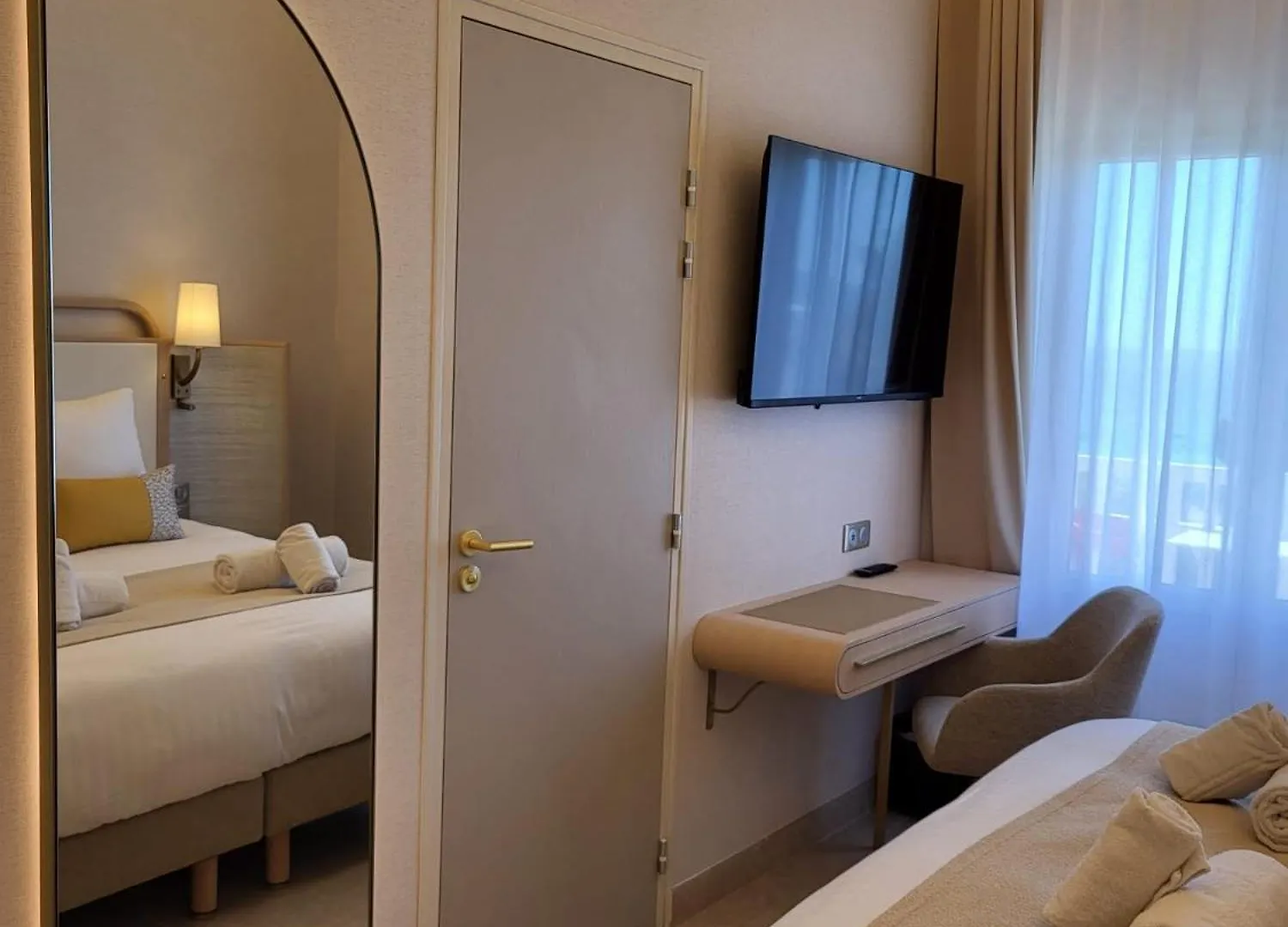 Grand Hôtel Les Lecques Saint-Cyr-sur-Mer 3*,